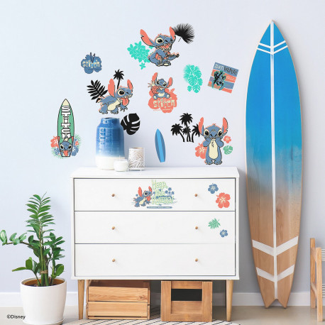 Image à colorier Stitch avec une planche de surf